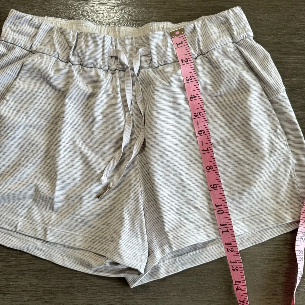 Lululemon On The Fly Short *2.5